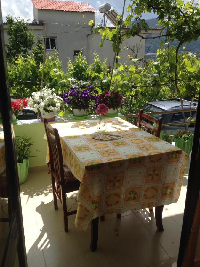 Guesthouse Aleksander Berat Exterior photo